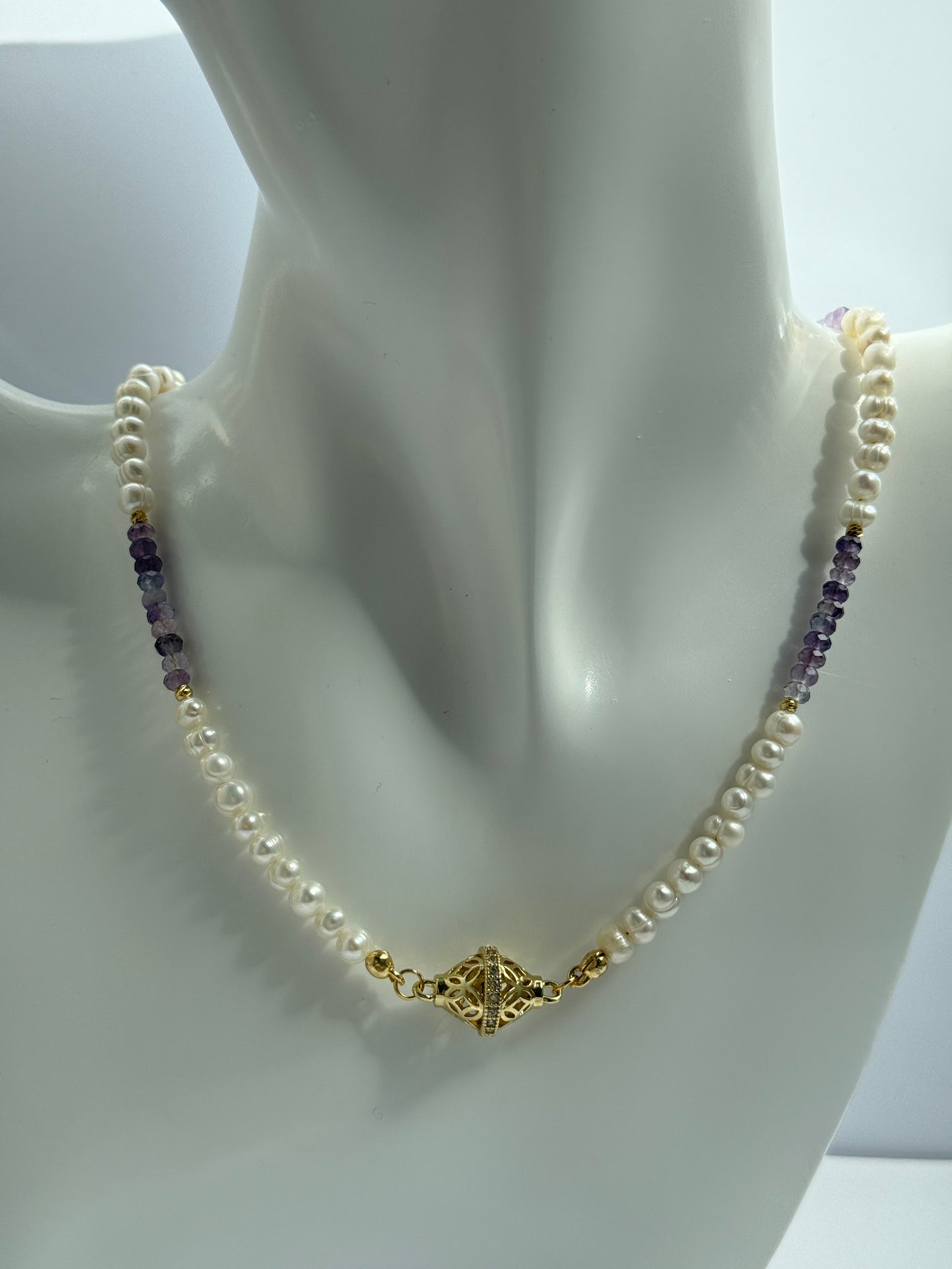 Fluoriet en zoetwaterparels ketting