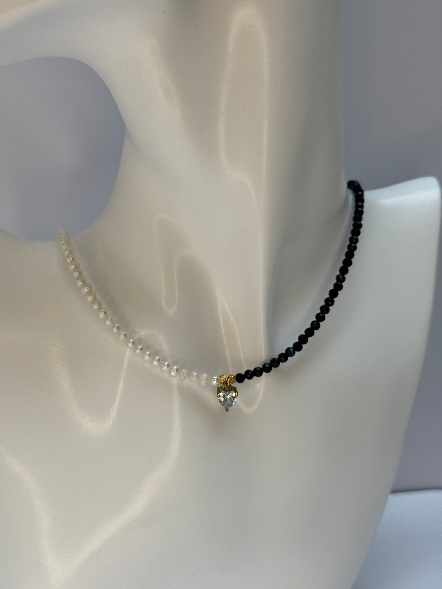 Saffier en zoetwaterparels ketting