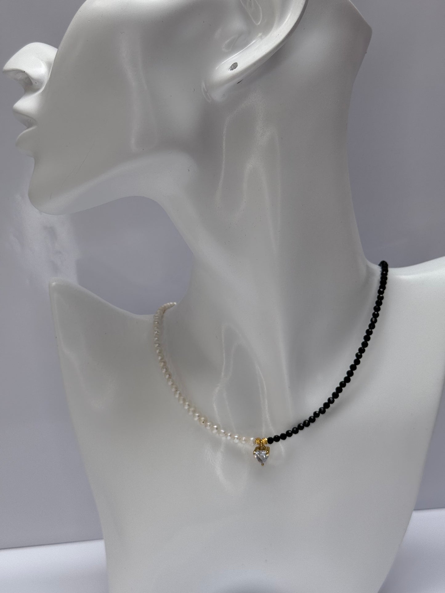 Saffier en zoetwaterparels ketting