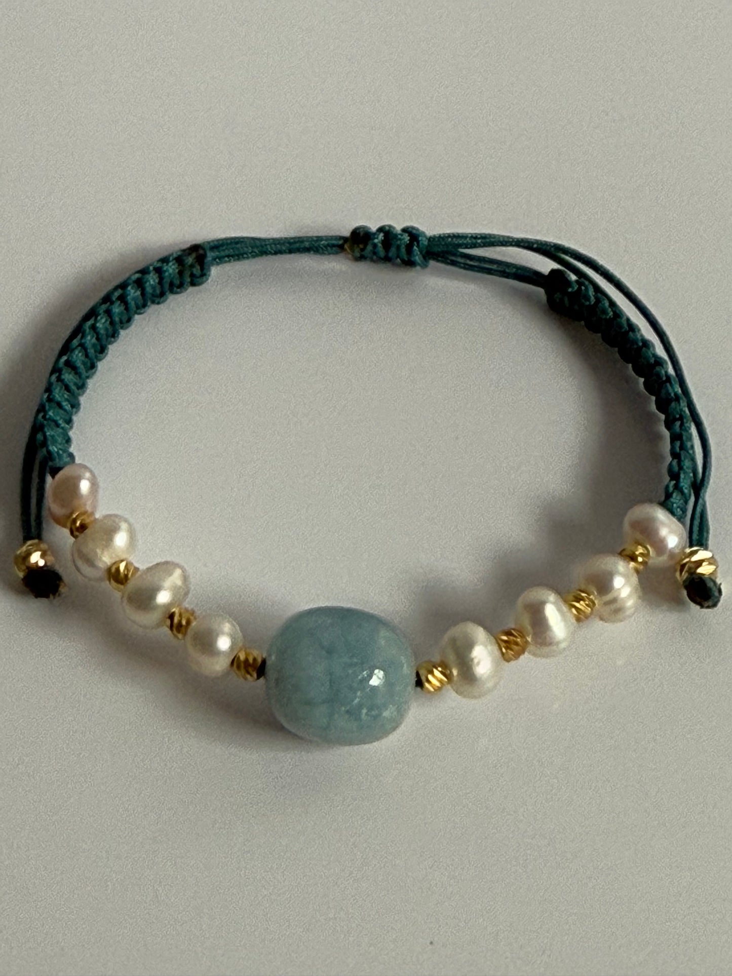 Morganiet en zoetwaterparels armbandje