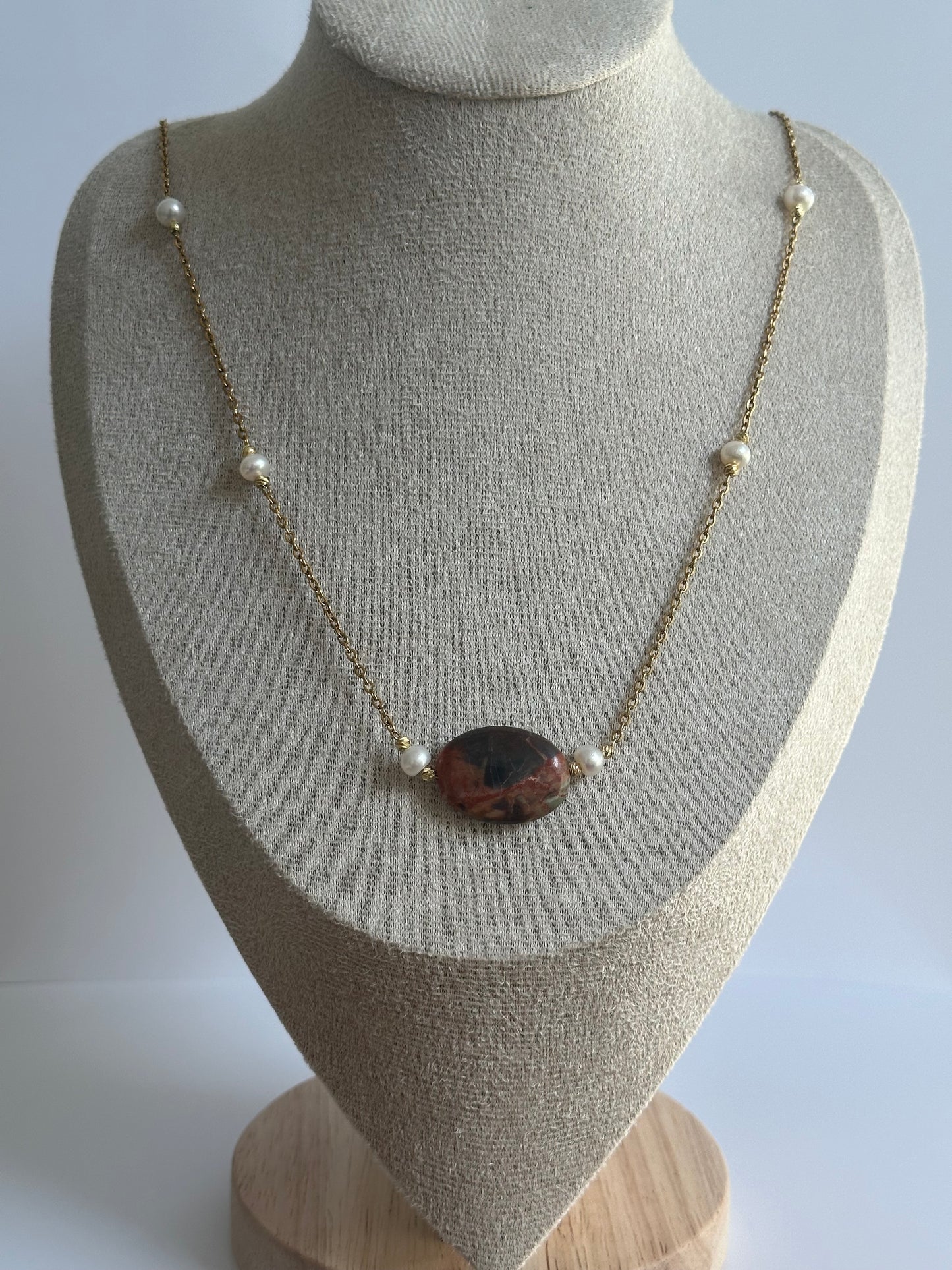 Extra lang parels en edelstenen ketting