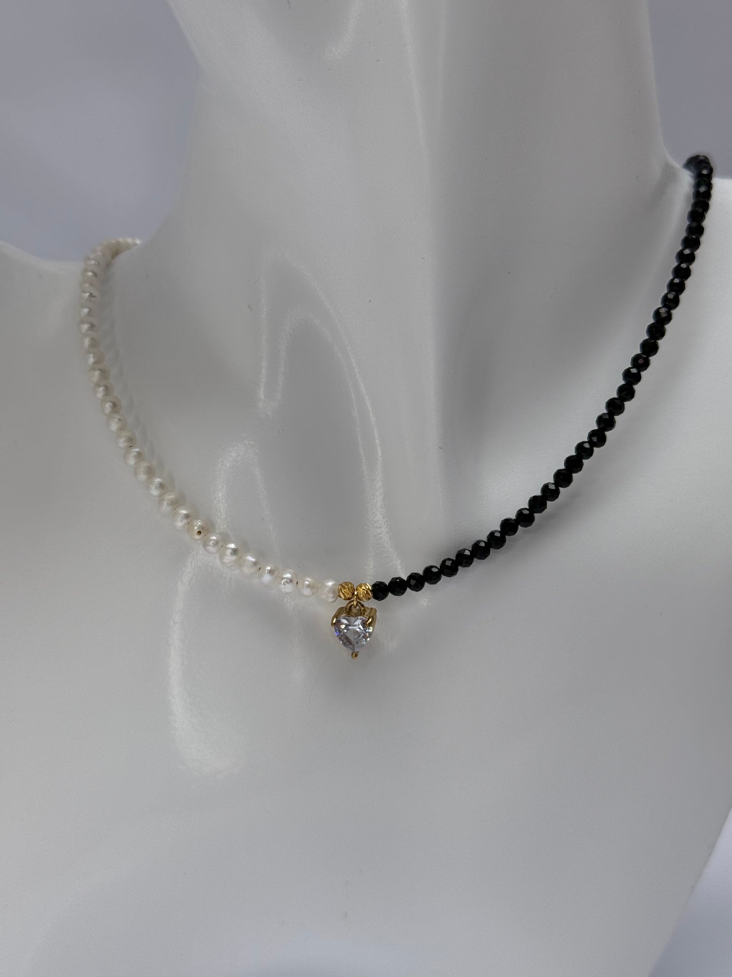 Saffier en zoetwaterparels ketting