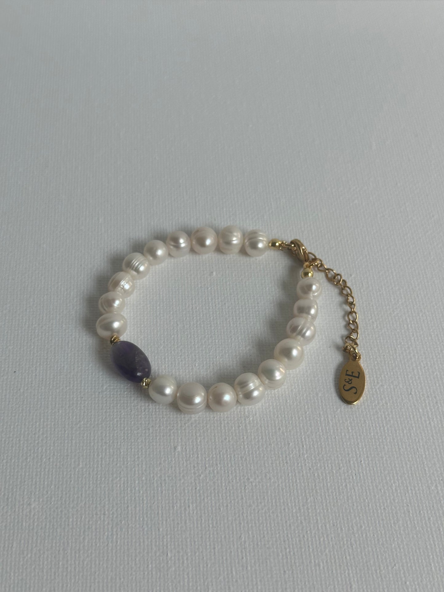 Amethist zoetwaterparels armbandje